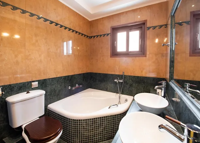 Luxury Rustic Mountain View Vilă